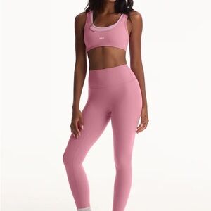 SET Pink Scoop Sports Bra & High-Waist Leggings Set